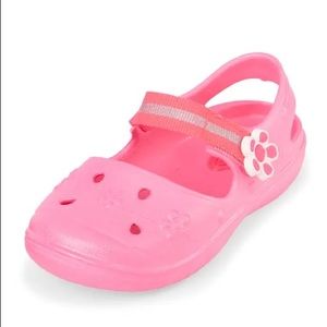 Toddler Girls Size 9 NWT water shoes